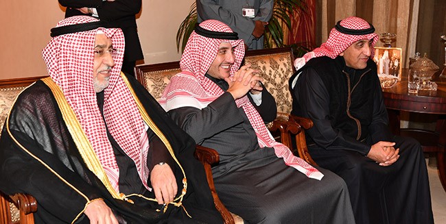 القناعي يقيم مأدبة عشاء على شرف ممثل سمو أمير البلاد
