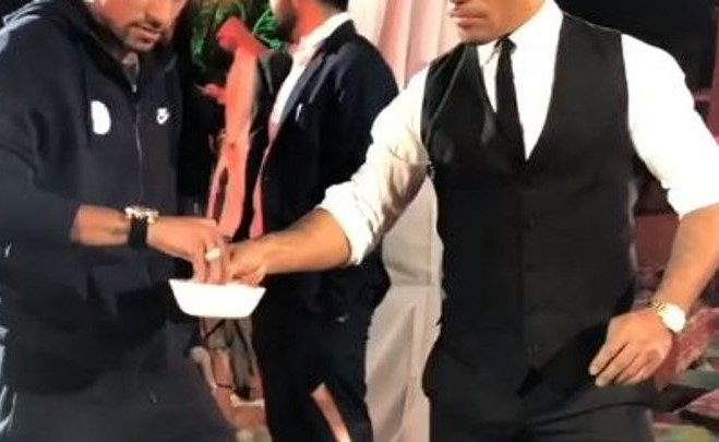 بالفيديو.. نيمار يستعرض مهاراته مع "حبيب الملح"..وهذا ما فعله