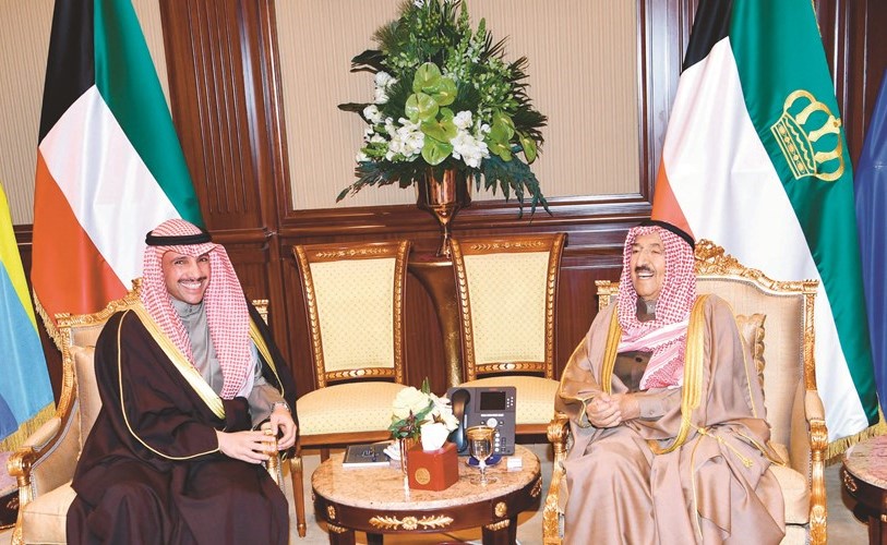 صاحب السمو الأمير الشيخ صباح الأحمد مستقبلا مرزوق الغانم﻿