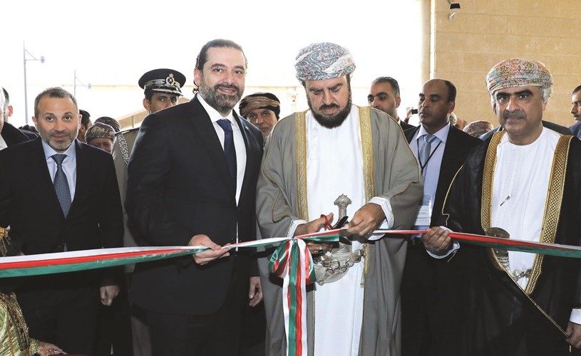رئيس الحكومة المكلف سعد الحريري خلال رعايته حفل افتتاح مقر السفارة العمانية في لبنان بحضور الممثل الشخصي للسلطان قابوس نائب رئيس مجلس الوزراء العماني اسعد بن طارق- (محمود الطويل)﻿