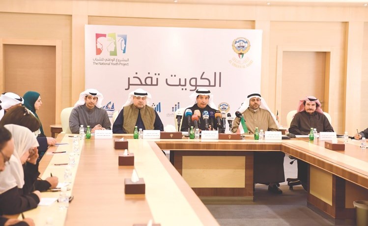 1 د. يوسف الإبراهيم ومحمد الجبري ود. خالد مهدي وعبدالرحمن المطيري وشفيق سيد عمر خلال المؤتمر الصحافي (احمد علي)﻿