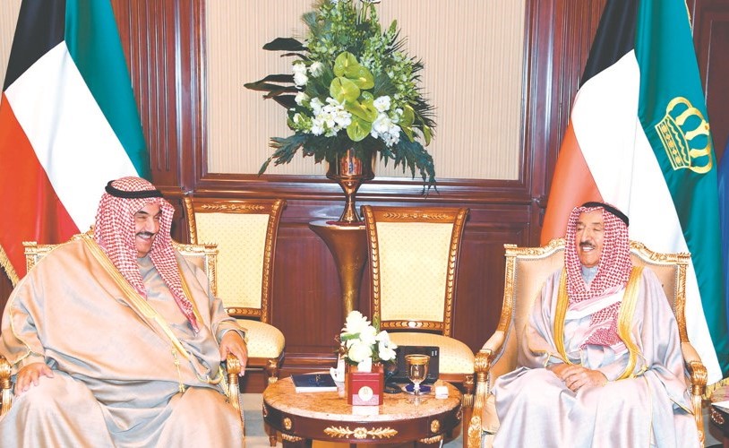 صاحب السمو الأمير الشيخ صباح الأحمد مستقبلا سمو الشيخ ناصر المحمد ﻿