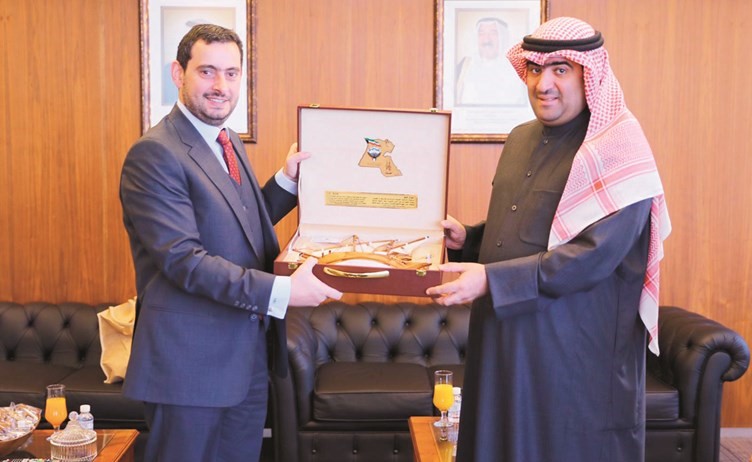 خالد الروضان مكرما د.طارق الحموري﻿