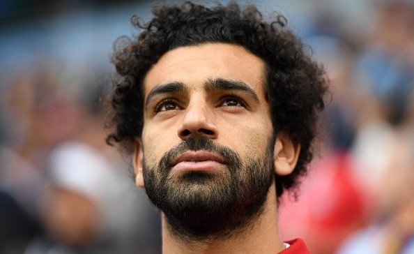 محمد صلاح يثير الجدل بإغلاق حساباته في مواقع التواصل الاجتماعي