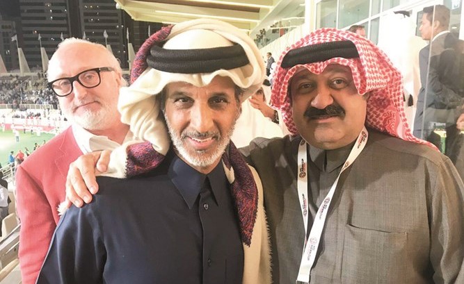 الشيخ أحمد اليوسف والشيخ حمد بن خليفة﻿