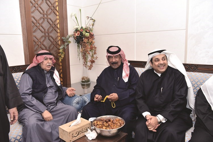 الوزير والنائب السابق يعقوب الصانع حضر للتهنئة﻿