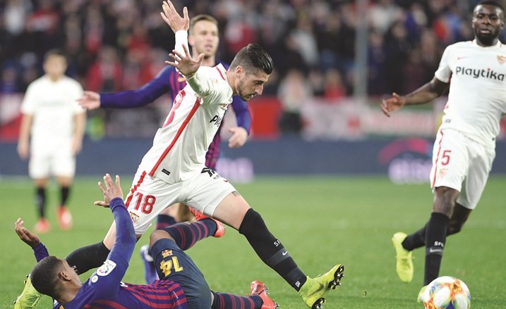 إشبيلية يضرب برشلونة بثنائية في «كأس إسبانيا»