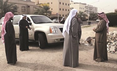 م.أحمد المنفوحي خلال الجولة التفقدية في محافظة الفروانية ﻿