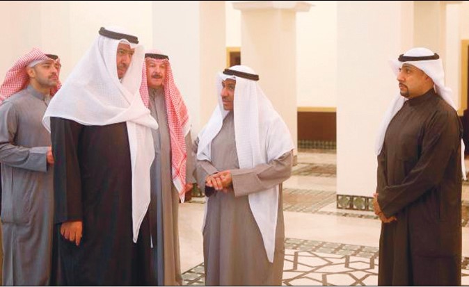 الوزير المستشارد. فهد العفاسي والمستشار ضرار العسعوسي وعبد اللطيف السريع ومحمد الدعيج خلال الجولة