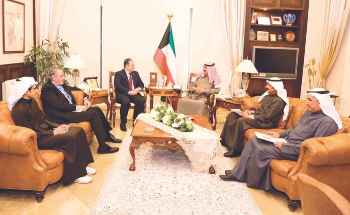 نائب وزير الخارجية خالد الجارالله مستقبلا ممثل الأمين العام للأمم المتحدة في الكويت د.طارق الشيخ﻿