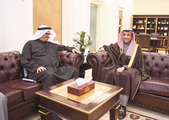 الرئيس الغانم مع نائب قنصل الكويت العام في جدة المستشار سامي الربيعان﻿