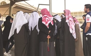 تجمع طلابي حول الشكاوى من مشاكل التسجيل في الباي فورس﻿
