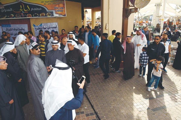 جانب من إضراب أصحاب المحلات في سوق المباركية يوم الجمعة       (أحمد علي)