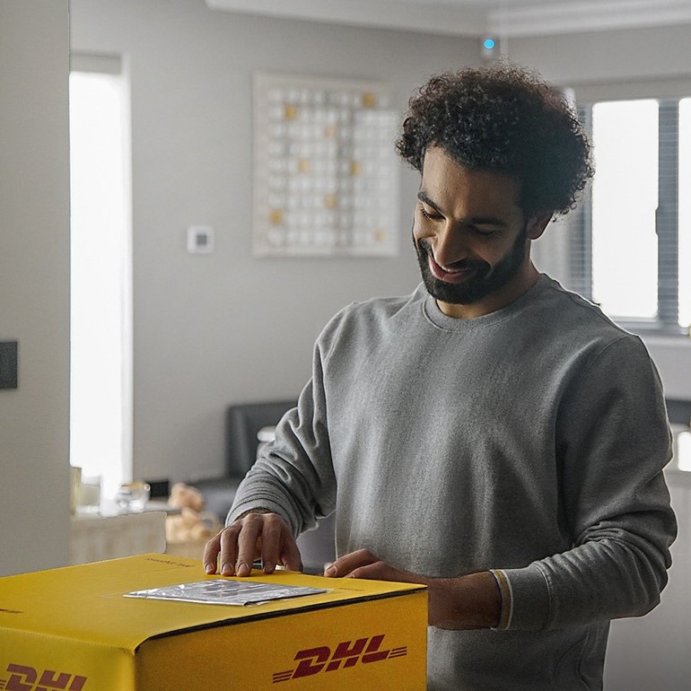 بعد يومين من إغلاقها..محمد صلاح يعيد فتح حساباته على مواقع التواصل