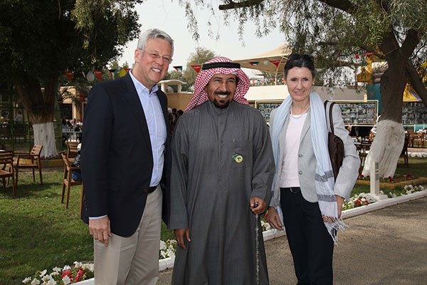 السفير الألماني كارلفريد برغنير وحرمه شاركا في اليوم الديبلوماسي في عزايز 