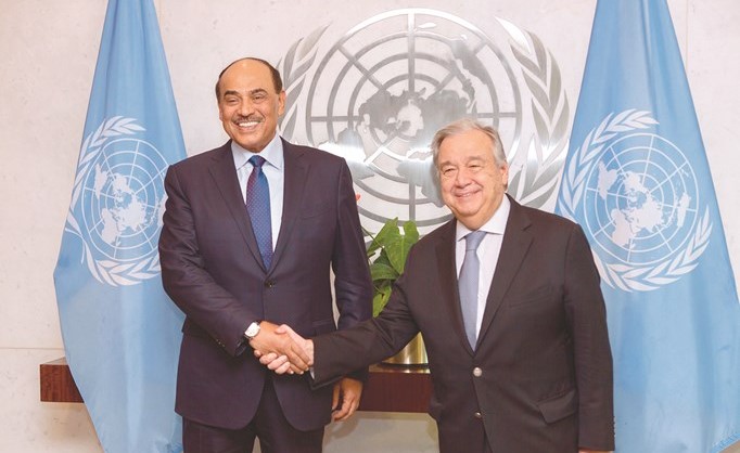 الشيخ صباح الخالد خلال لقائه مع أمين عام الأمم المتحدة أنتونيو غوتيريس ﻿