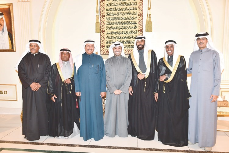محمد الهاجري وعادل عقلة وسليمان الحويل يباركون﻿