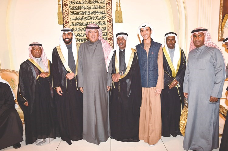 سالمين سعد وفواز العربيد ووليد العربيد يهنئون﻿
