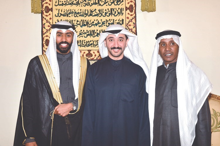 د.صقر الملا متوسطا خالد الشريدة والمعرس شريدة الشريدة﻿