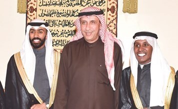 اللواء م.فيصل الجزاف يهنئ المعرس ووالده خالد الشريدة﻿