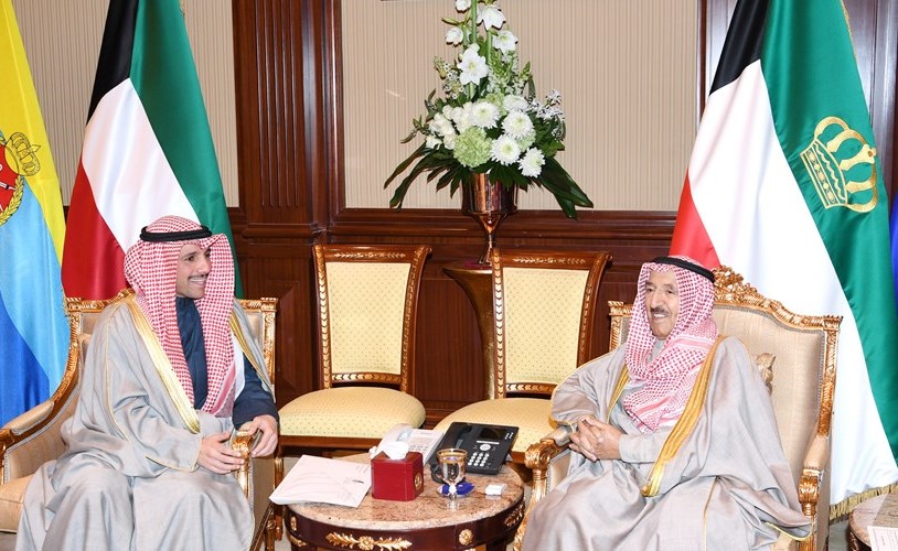 صاحب السمو الامير الشيخ صباح الاحمد مستقبلا رئيس مجلس الامة مرزوق الغانم ﻿