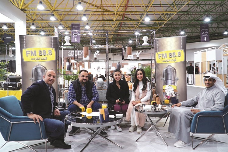 إذاعة 88.8 FM تغطي الحدث﻿