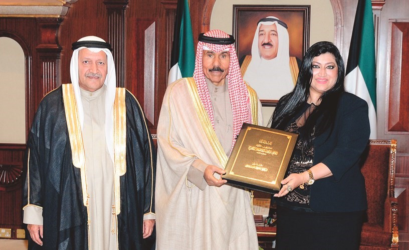 سمو ولي العهد الشيخ نواف الأحمد يتلقى رسالة د.أفراح جعفر ملا علي﻿