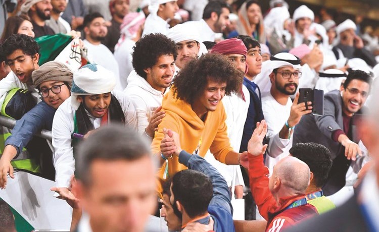 الحمادي: الفضل لجماهير الإمارات