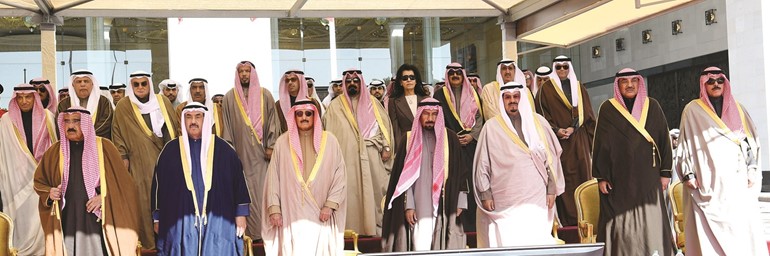 الشيخ فيصل السعود وسمو الشيخ ناصر المحمد والشيخ د.إبراهيم الدعيج والشيخ علي الجابر والشيخ صباح الخالد والشيخ محمد الخالد ﻿