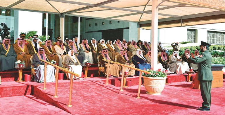 بالفيديو.. صاحب السمو شهد مراسم الاحتفال برفع العلم في قصر بيان