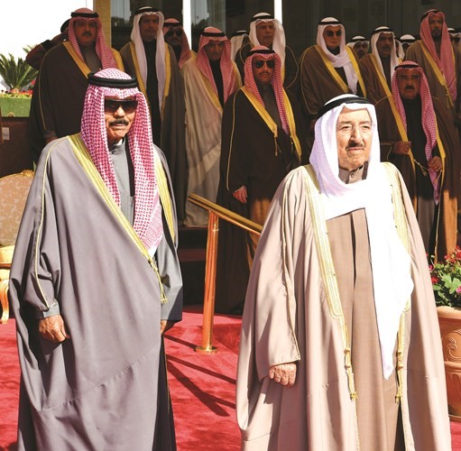 بالفيديو.. صاحب السمو شهد مراسم الاحتفال برفع العلم في قصر بيان