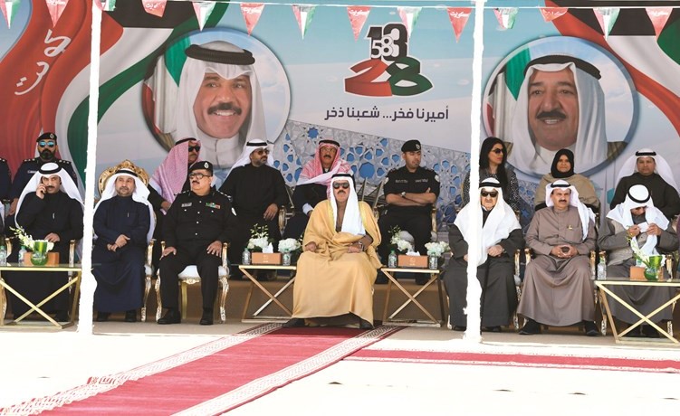 الشيخ أحمد النواف في مقدمة حضور الاحتفال 