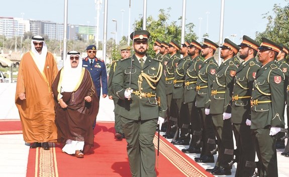 3 مراسم استقبال رسمية للنائب الأول لدى وصوله إلى وزارة الدفاع الإماراتية﻿