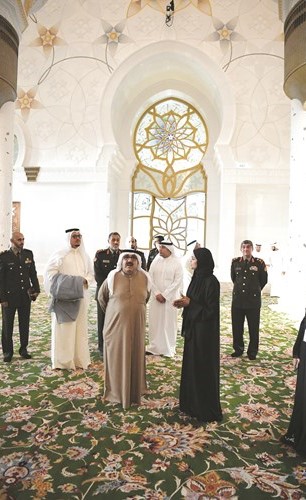 جانب من زيارة الشيخ ناصر صباح الأحمد إلى جامع الشيخ زايد الكبير﻿