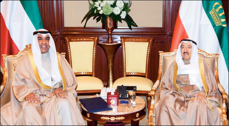صاحب السمو الأمير الشيخ صباح الأحمد مستقبلا المستشار عبدالرحمن النمش