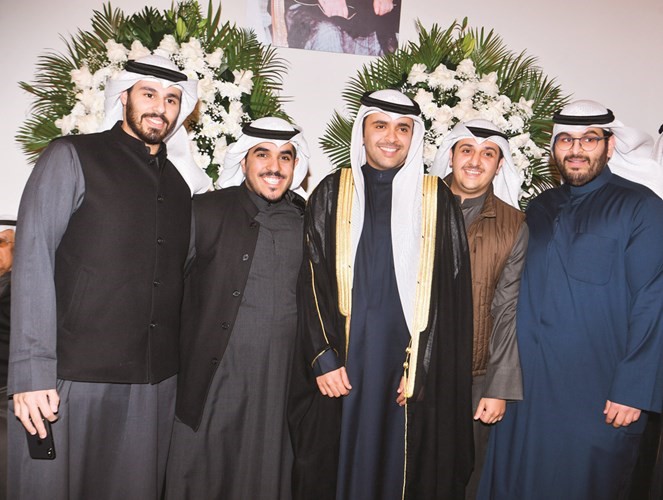 حامد الخميس وعبدالله بودي والشيخ فهد الصباح وعبدالله الشيحة يباركون﻿