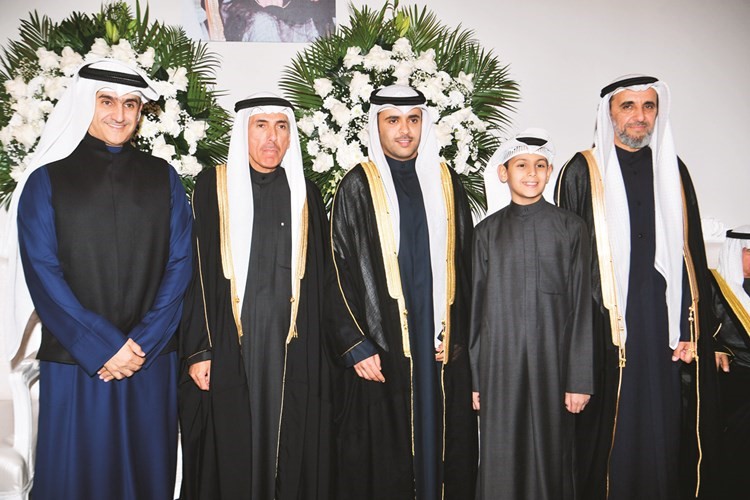 مشعل الخرافي وعبدالله الخرافي يباركان﻿