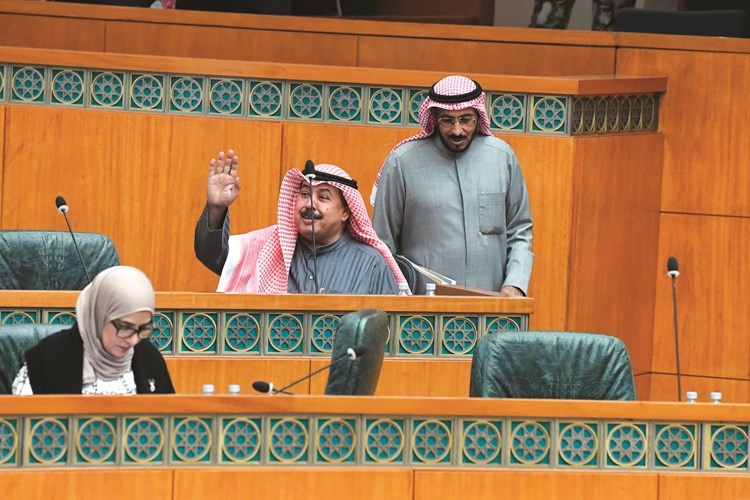 سعود الشويعر وخلف دميثير﻿