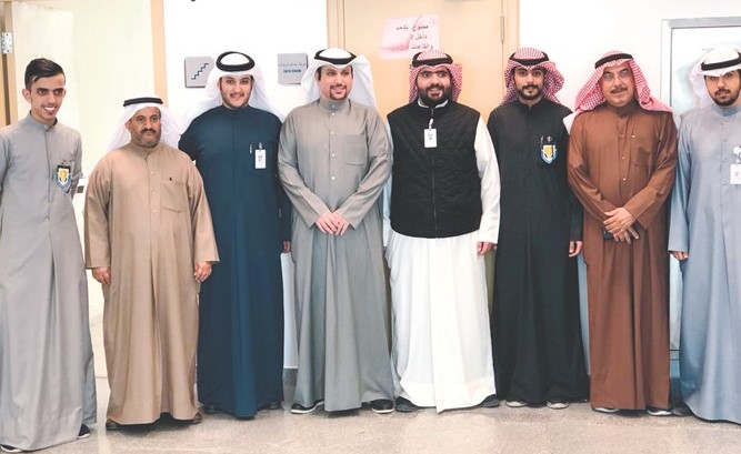 أعضاء الاتحاد مع لجنة اختبار الدراسات التجارية﻿