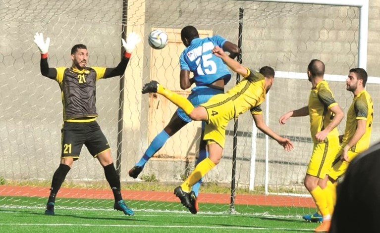 من مباراة العهد وشباب الساحل﻿