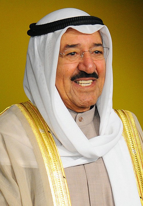 سمو أمير البلاد يبعث ببرقيتي تهنئة إلى الرئيس اللبناني ورئيس مجلس الوزراء