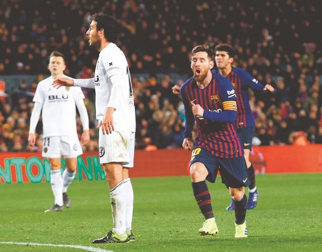 ميسي ينقذ برشلونة من فخ «الخفافيش»