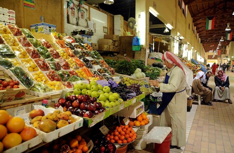 ﻿من محلات سوق الخضار والفاكهة في المباركية﻿