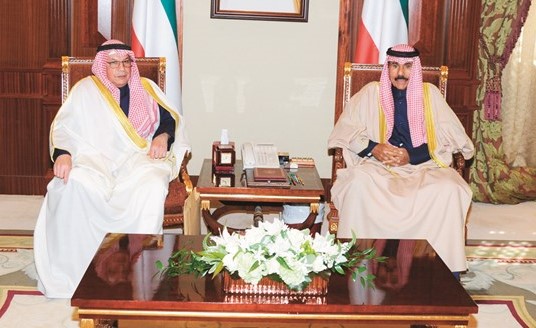 سمو ولي العهد الشيخ نواف الاحمد خلال استقباله الشيخ خالد الجراح﻿