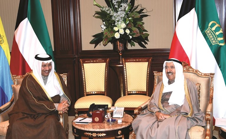 صاحب السمو الامير الشيخ صباح الأحمد خلال استقباله سمو رئيس الوزراء الشيخ جابر المبارك ﻿