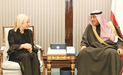 الشيخ صباح الخالد خلال استقباله ممثل الأمين العام للأمم المتحدة في العراق جينين هينيس بلاسخارت﻿