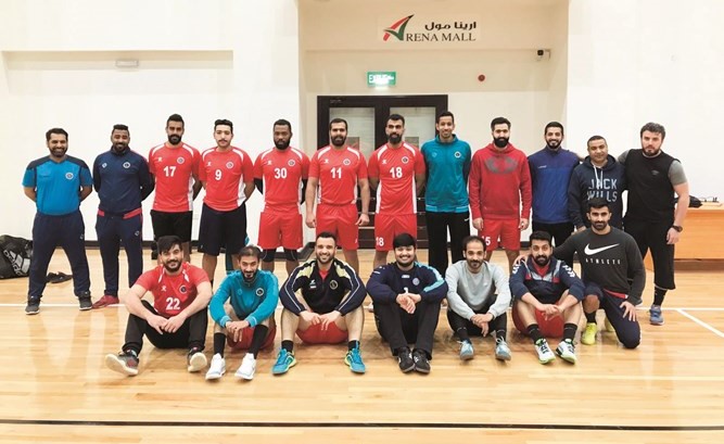 فريق اليد الأول بنادي برقان خلال معسكره في أرينا مول﻿