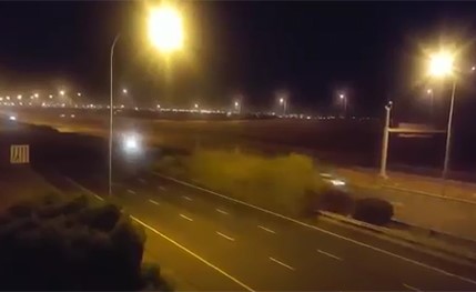بالفيديو.. نهاية مرعبة لسباق سيارات على طريق مدني