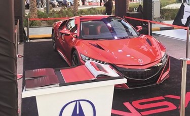 NSX السيارة الرياضية الخارقة تخطف الأنظار في معرض GulfRun