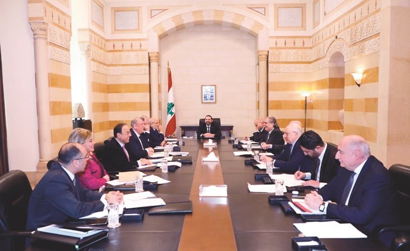 رئيس مجلس الوزراء سعد الحريري مترئسا الاجتماع الاول للجنة الوزارية المكلفة بصياغة البيان الوزاري	(محمود الطويل)﻿
